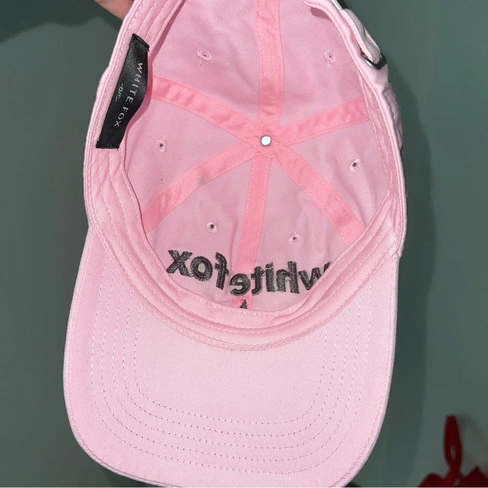 Whltefox cap - Picture 2 of 2